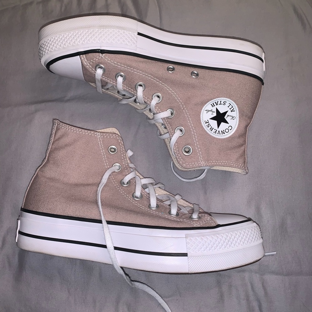 Women’s Platform Converse — Size 7, Light Brown